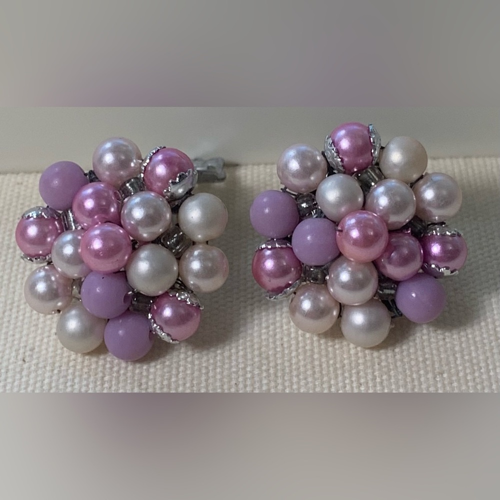 Vintage 1950s Japan Pink Pearl Cluster Clip Earrings